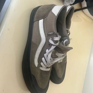 Vans Ultracrush Mid size 9.5 Green